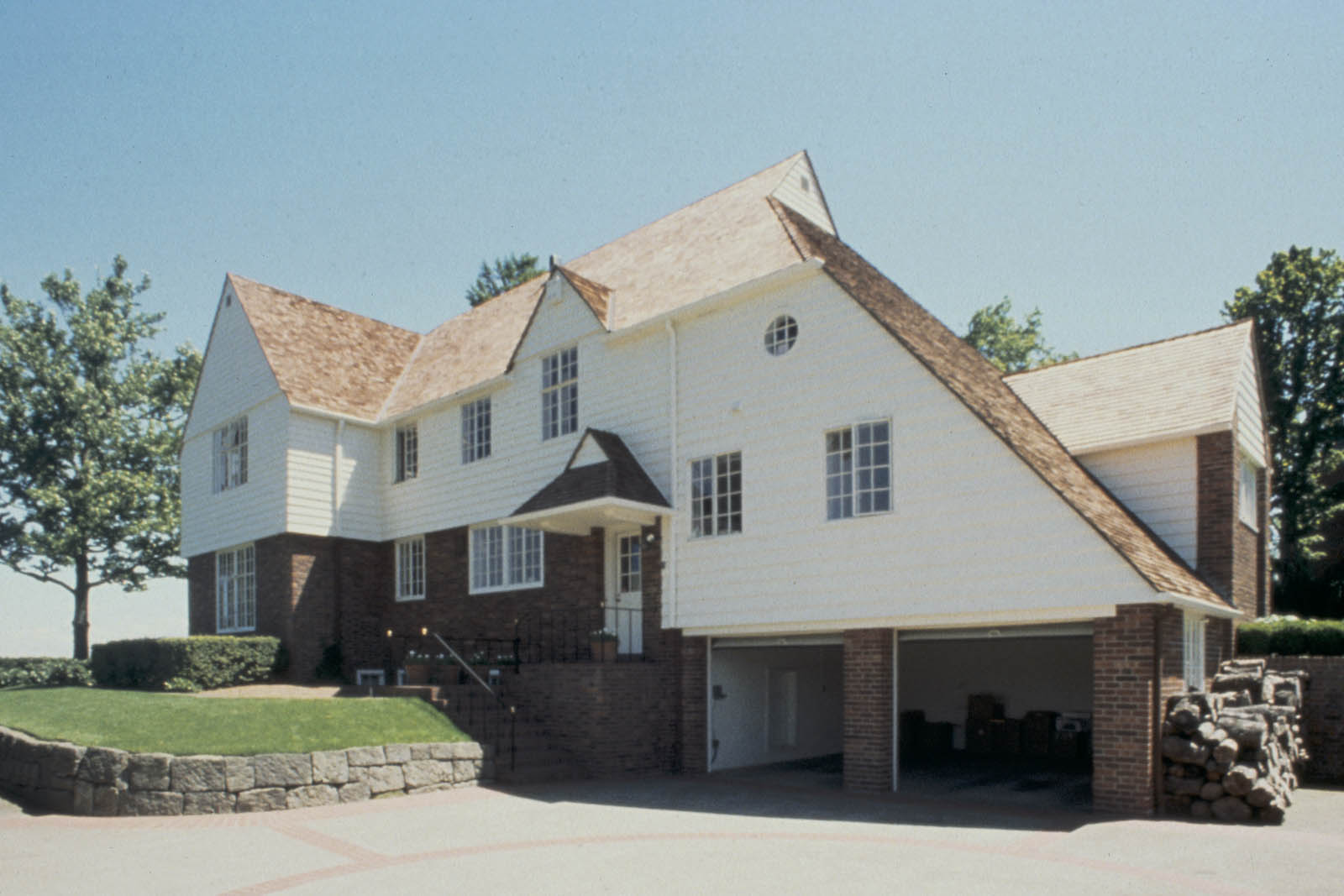 Photo by Dale Archer Photography, 1990