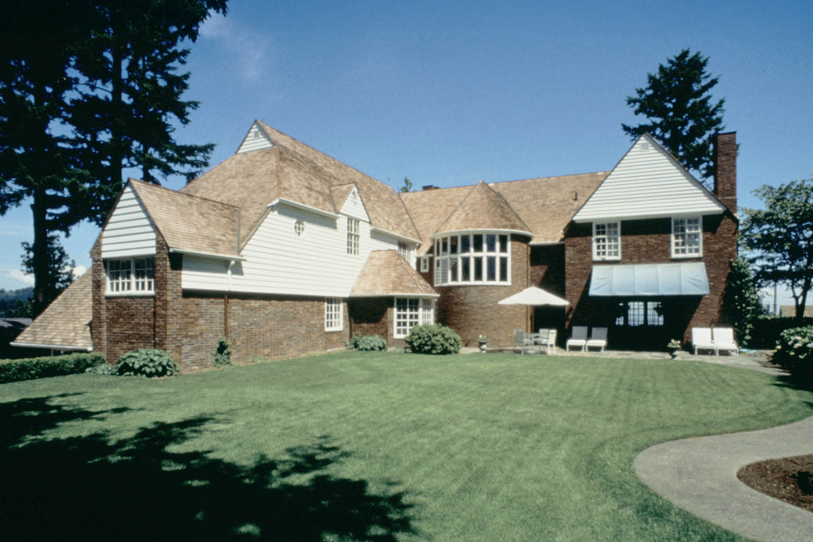 Photo by Dale Archer Photography, 1990